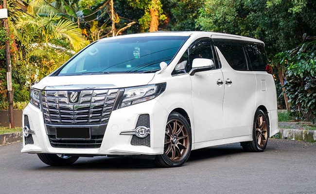 6 Seater Toyota Van For Rent | Hire Toyota Alphard Van