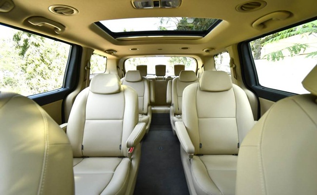 Kia Carnival Limousine On Rental | Kia Carnival Hire In Delhi ...