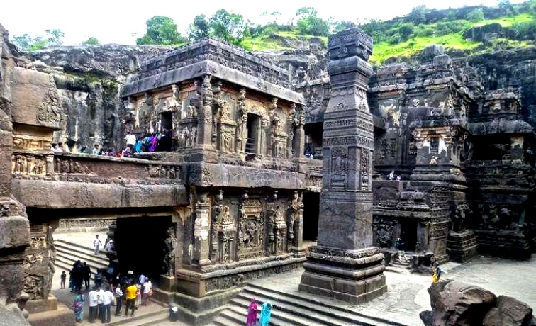 Why The Ajanta Caves Are Famous: A Comprehensive Guide - Tusk Travel Blog